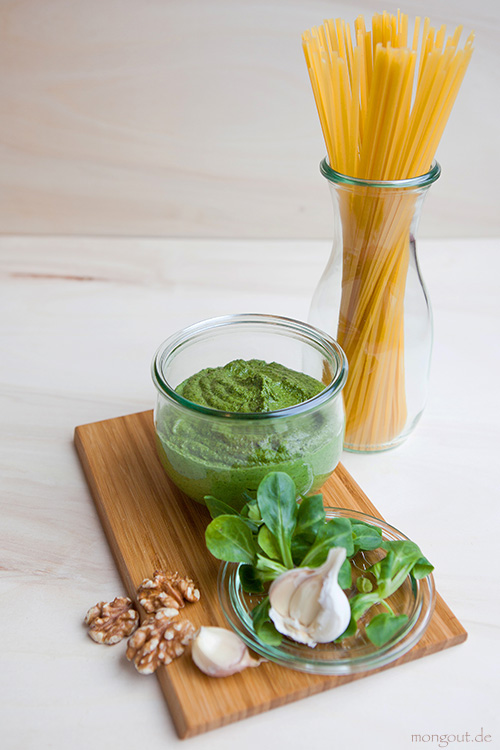 Feldsalat-Walnuss-Pesto