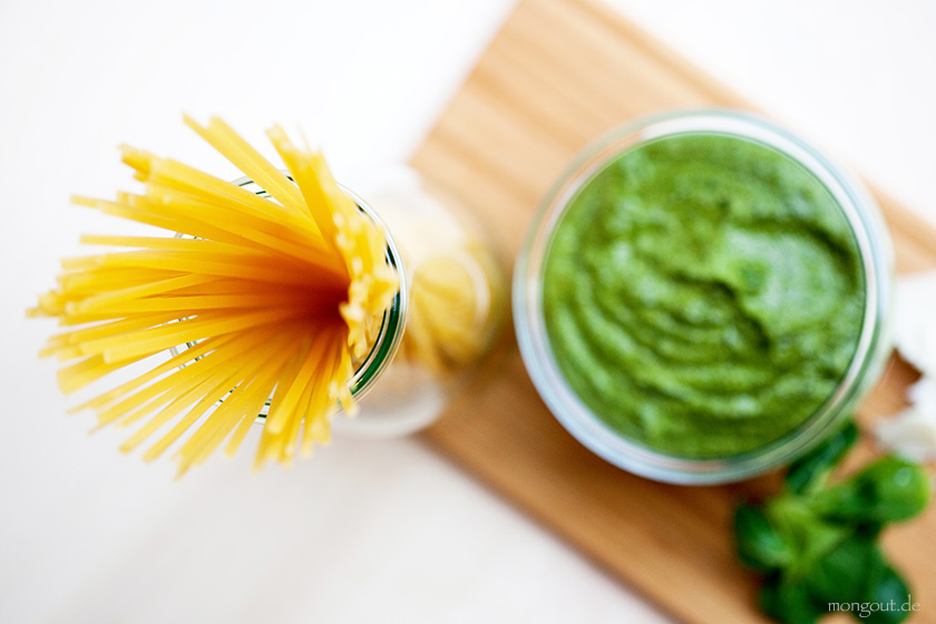 Feldsalat-Walnuss-Pesto